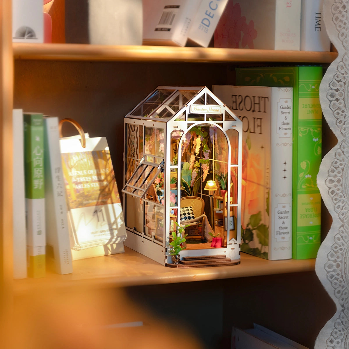 Rolife Book Nook & Wonderland - Garden House (TGB06)