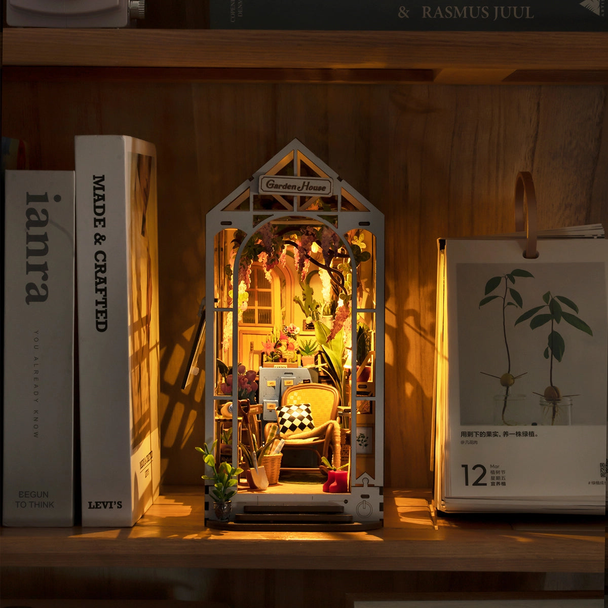 Rolife Book Nook & Wonderland - Garden House (TGB06)